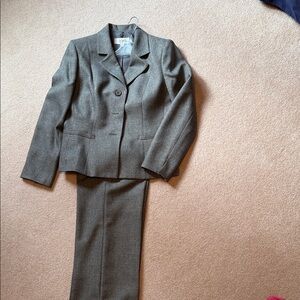 Le Suit Charcoal Herringbone petite pant suit
